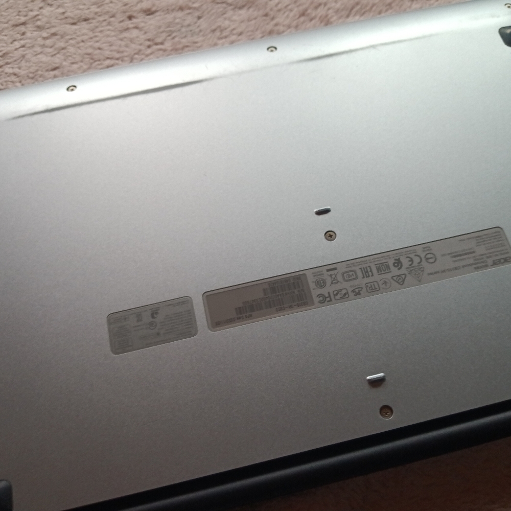 Laptops - Picture 3 of 3